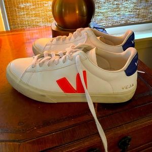 EUC Veja Campo sneakers